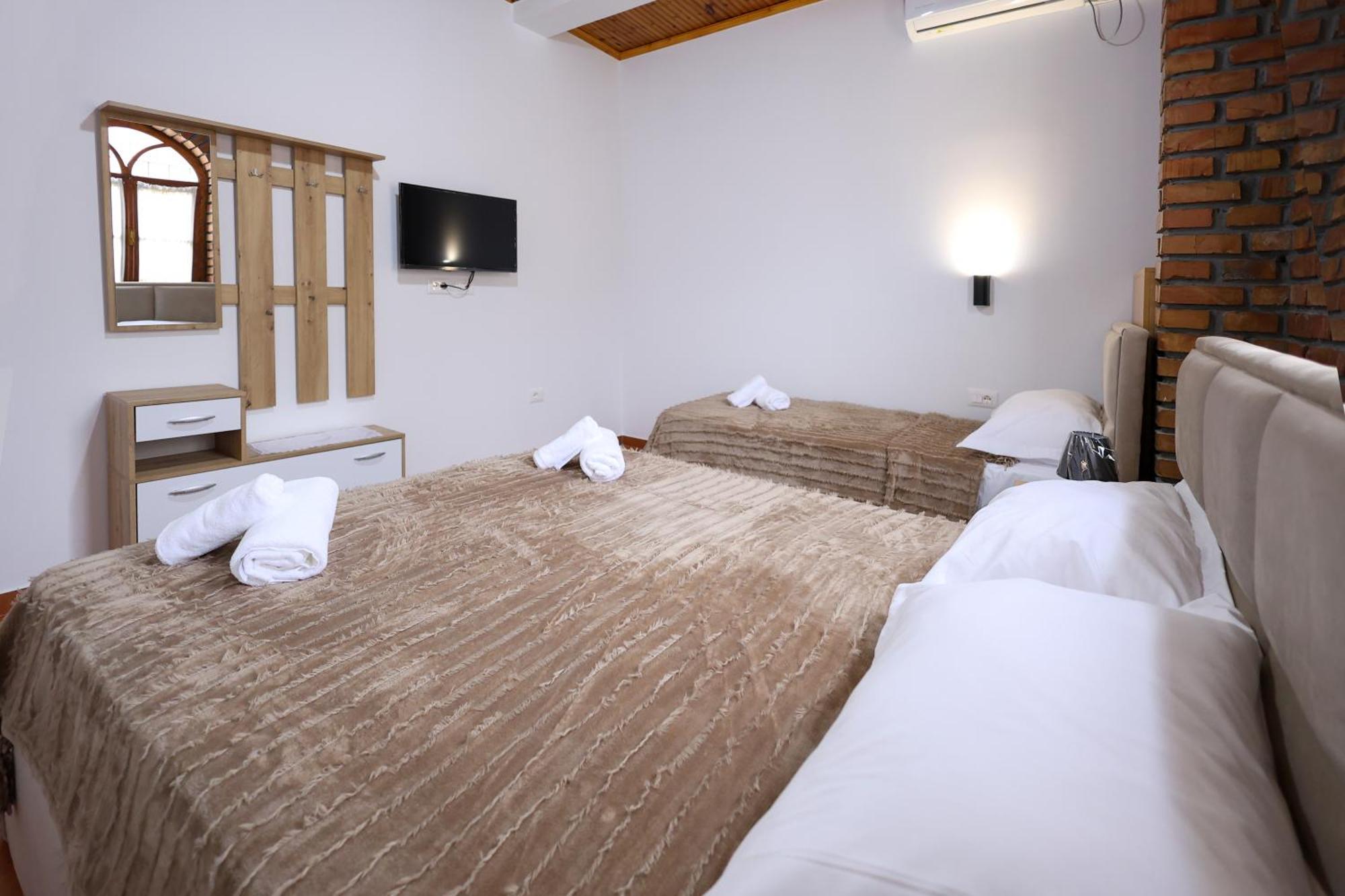 Hotel Boutique Buzi Berat Eksteriør billede